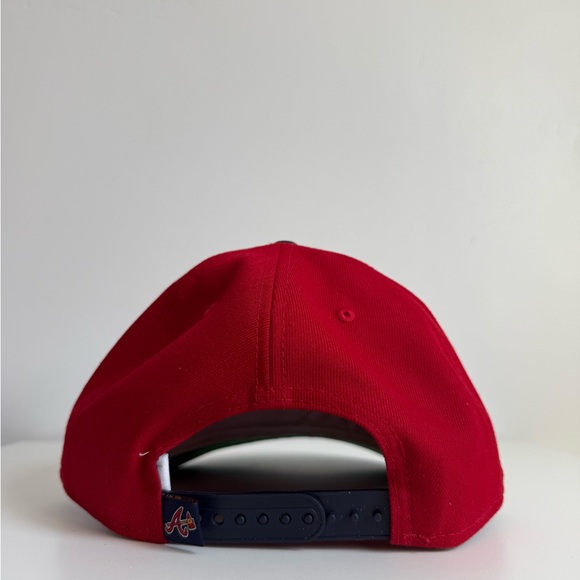 Red Snapback Baseball Cap - Picture 2 of 2